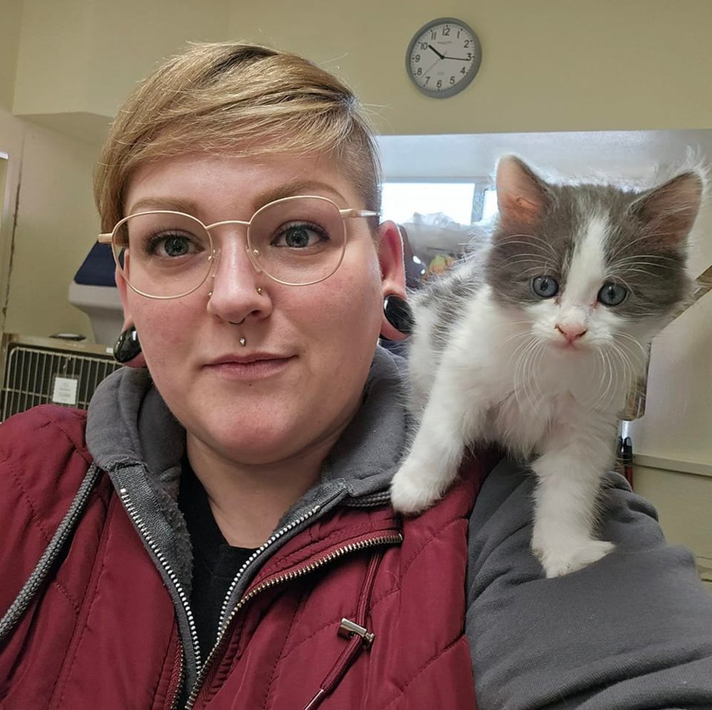 Meet your Posher, Leora